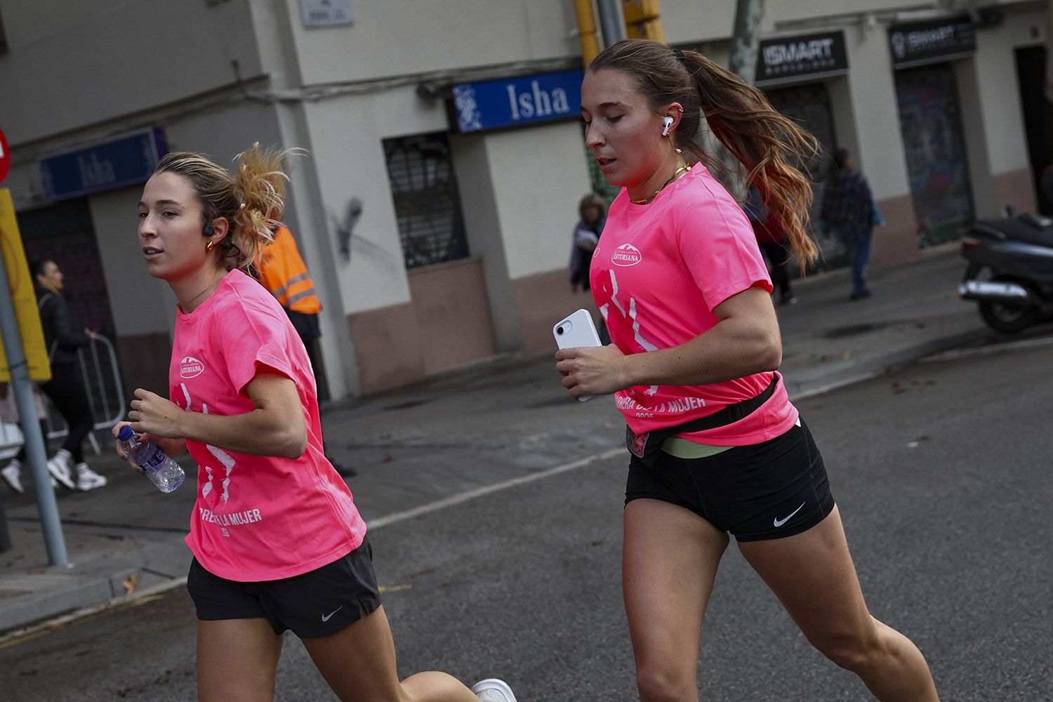 Las mejores fotos del recorrido de la Carrera de la Mujer de Barcelona 2025.JL014992