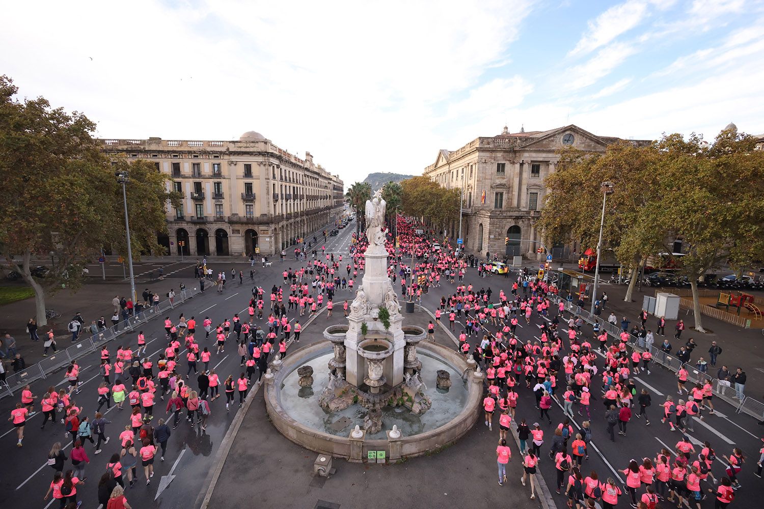 Las mejores fotos del recorrido de la Carrera de la Mujer de Barcelona 2025.3E5A1135