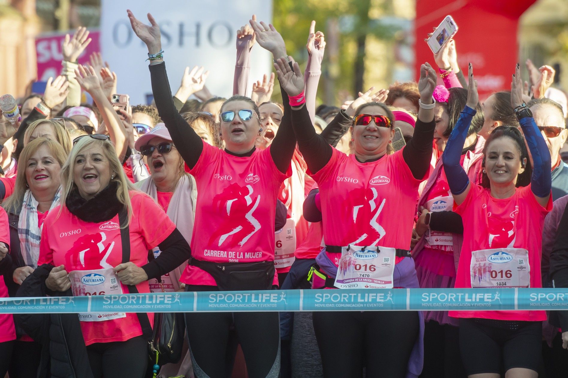 Las mejores fotos de la Carrera de la Mujer de Sevilla 2025. 003