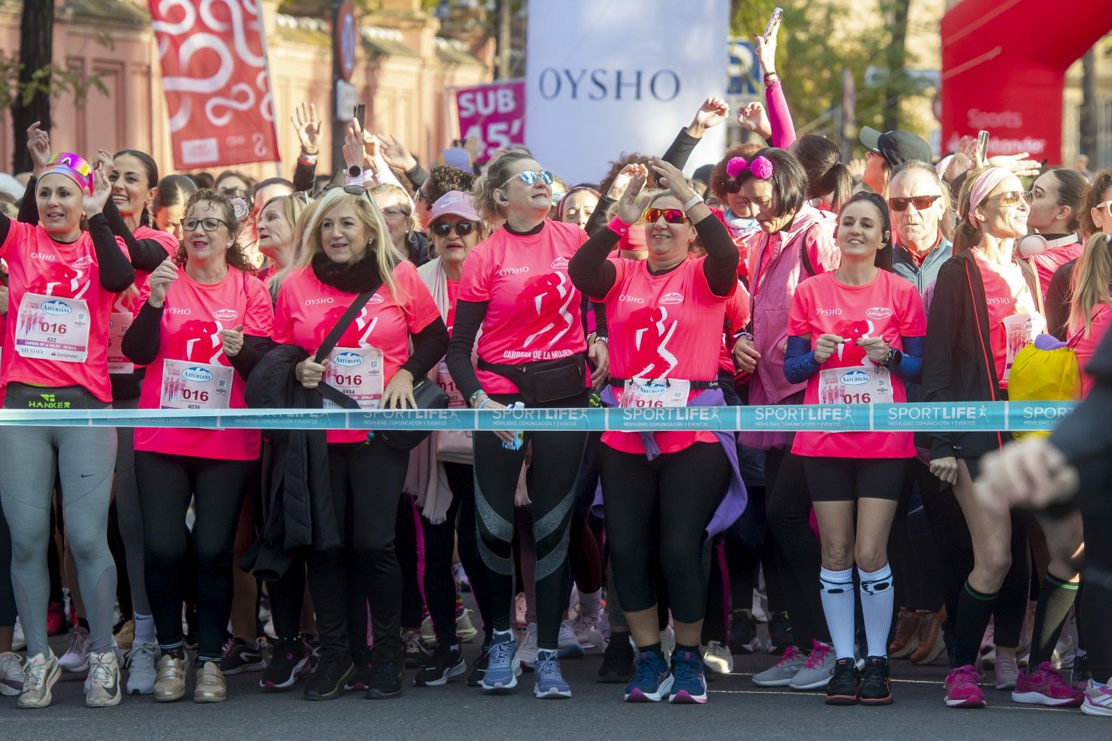Las mejores fotos de la Carrera de la Mujer de Sevilla 2025. 004