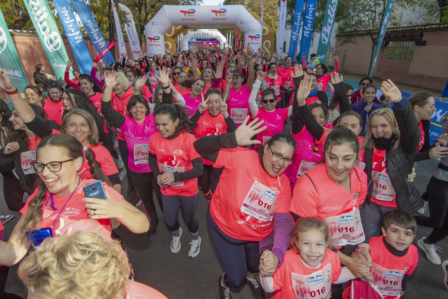 Las mejores fotos de la Carrera de la Mujer de Sevilla 2025. 130
