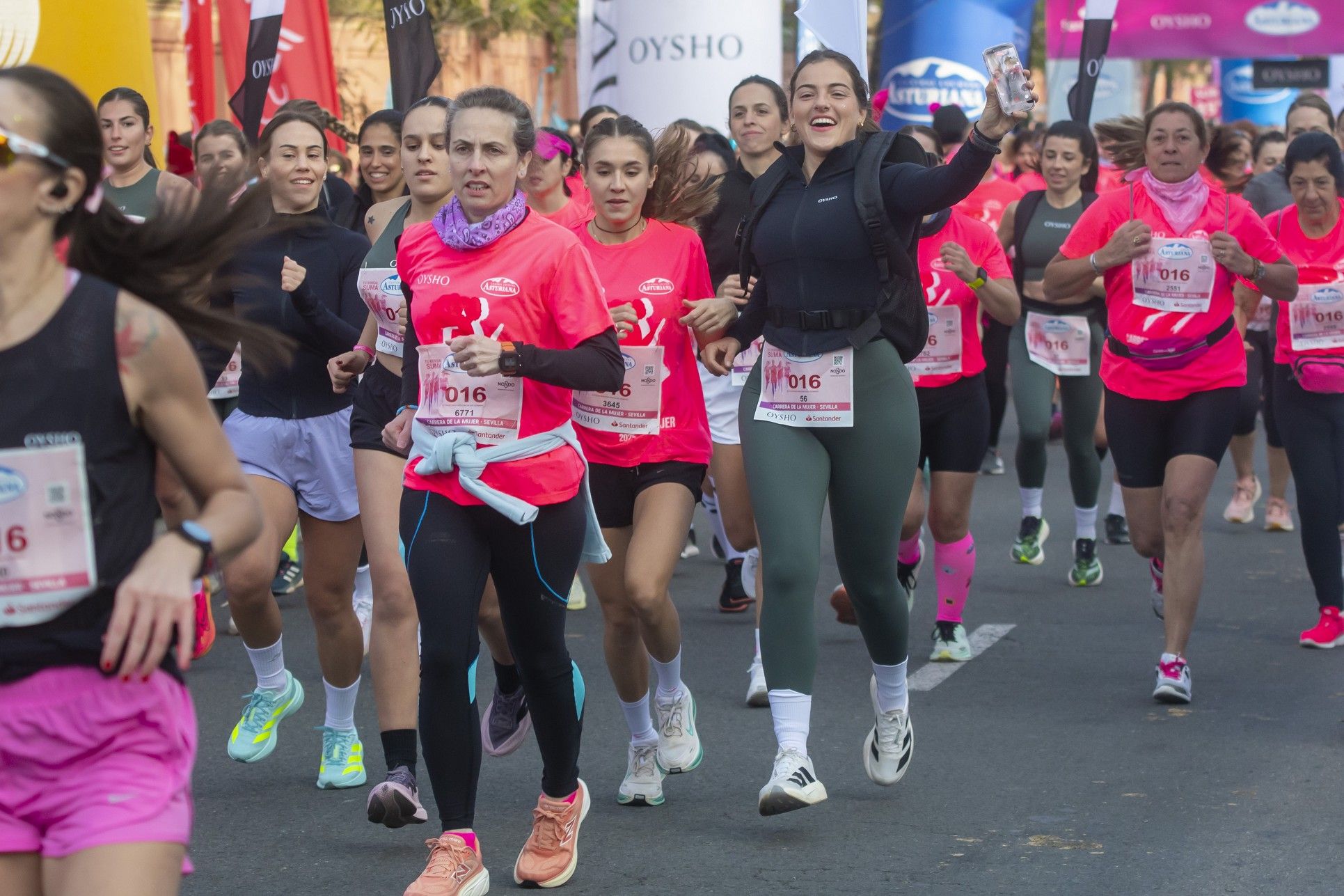 Las mejores fotos de la Carrera de la Mujer de Sevilla 2025. 049