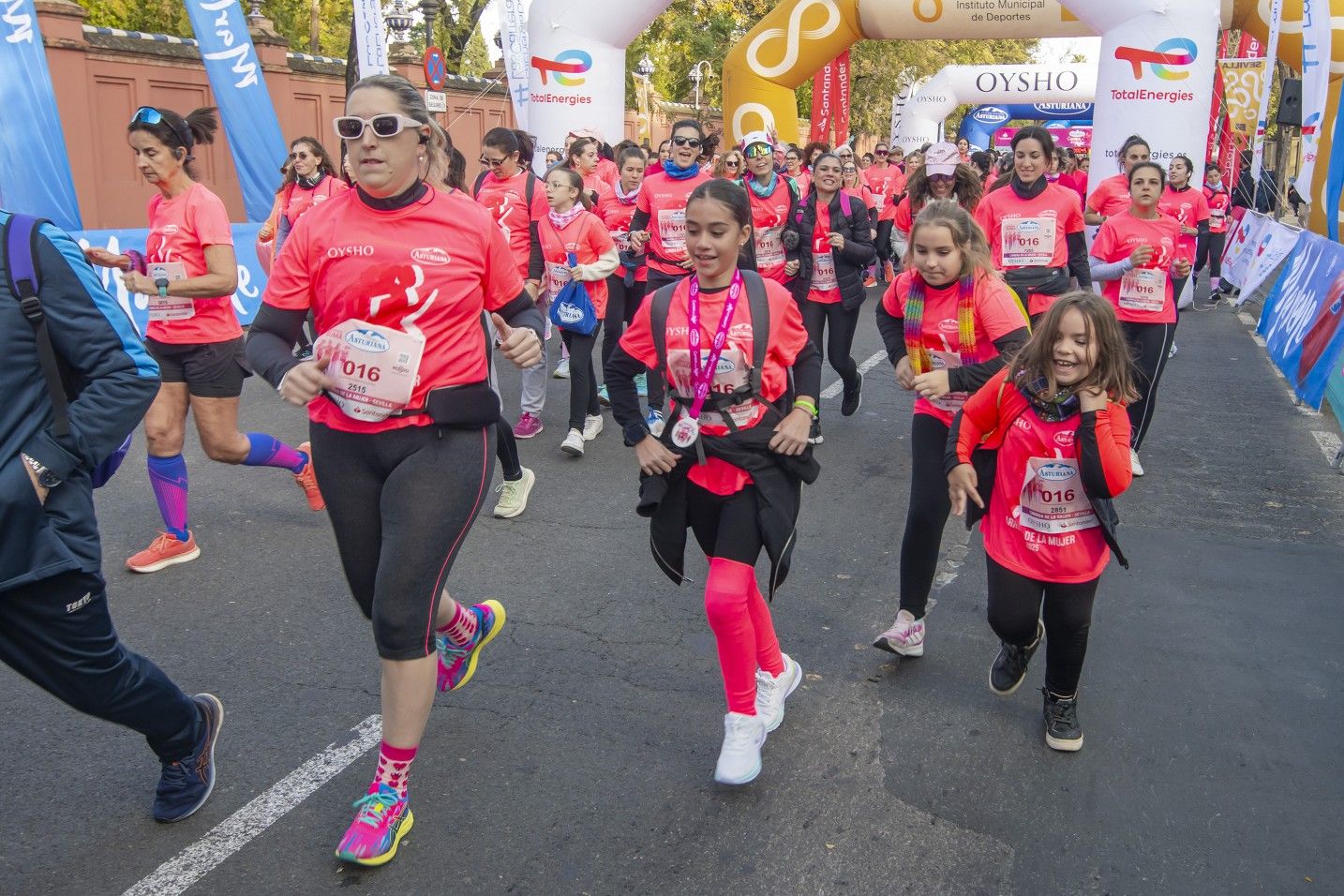 Las mejores fotos de la Carrera de la Mujer de Sevilla 2025. 053