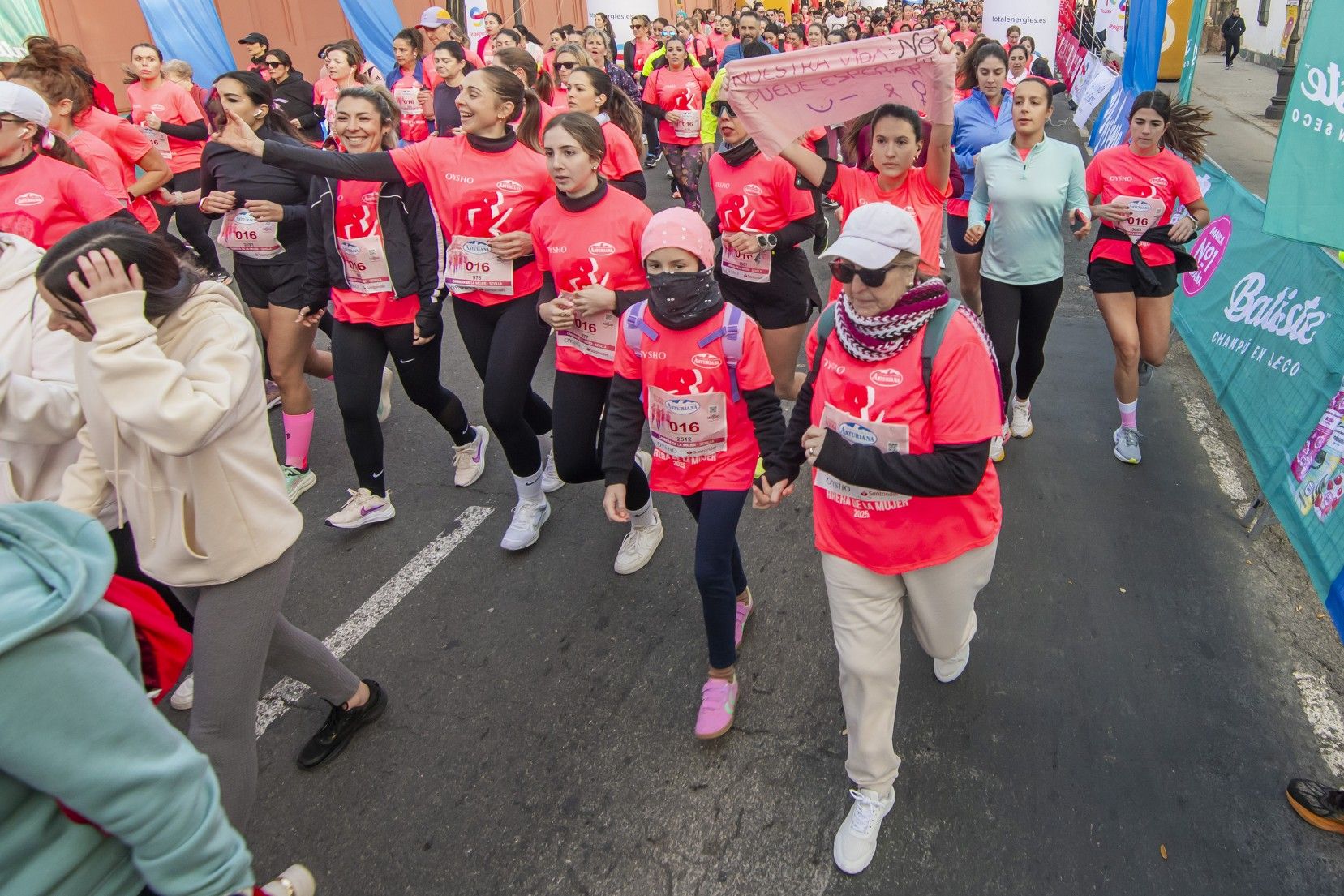 Las mejores fotos de la Carrera de la Mujer de Sevilla 2025. 056