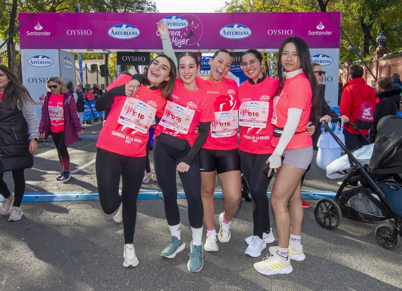 Las mejores fotos de la Carrera de la Mujer de Sevilla 2025. 337