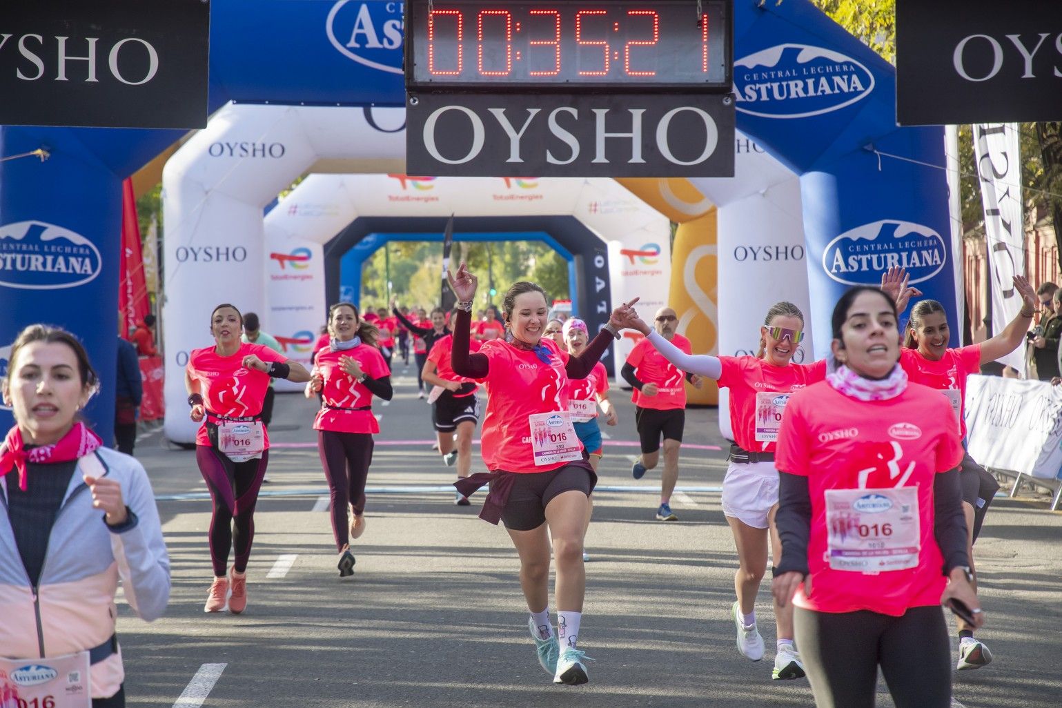 Las mejores fotos de la Carrera de la Mujer de Sevilla 2025. 250