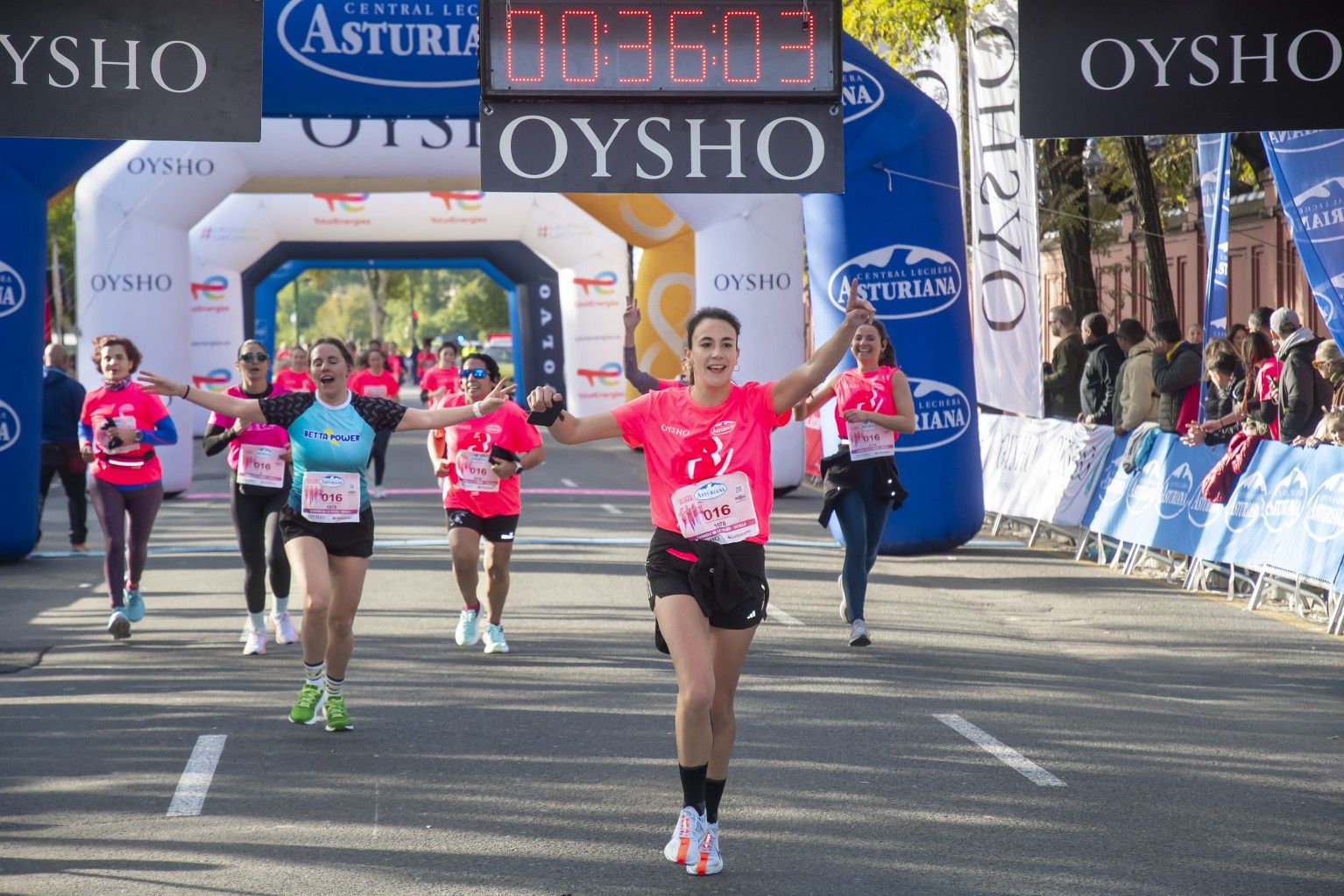 Las mejores fotos de la Carrera de la Mujer de Sevilla 2025. 258