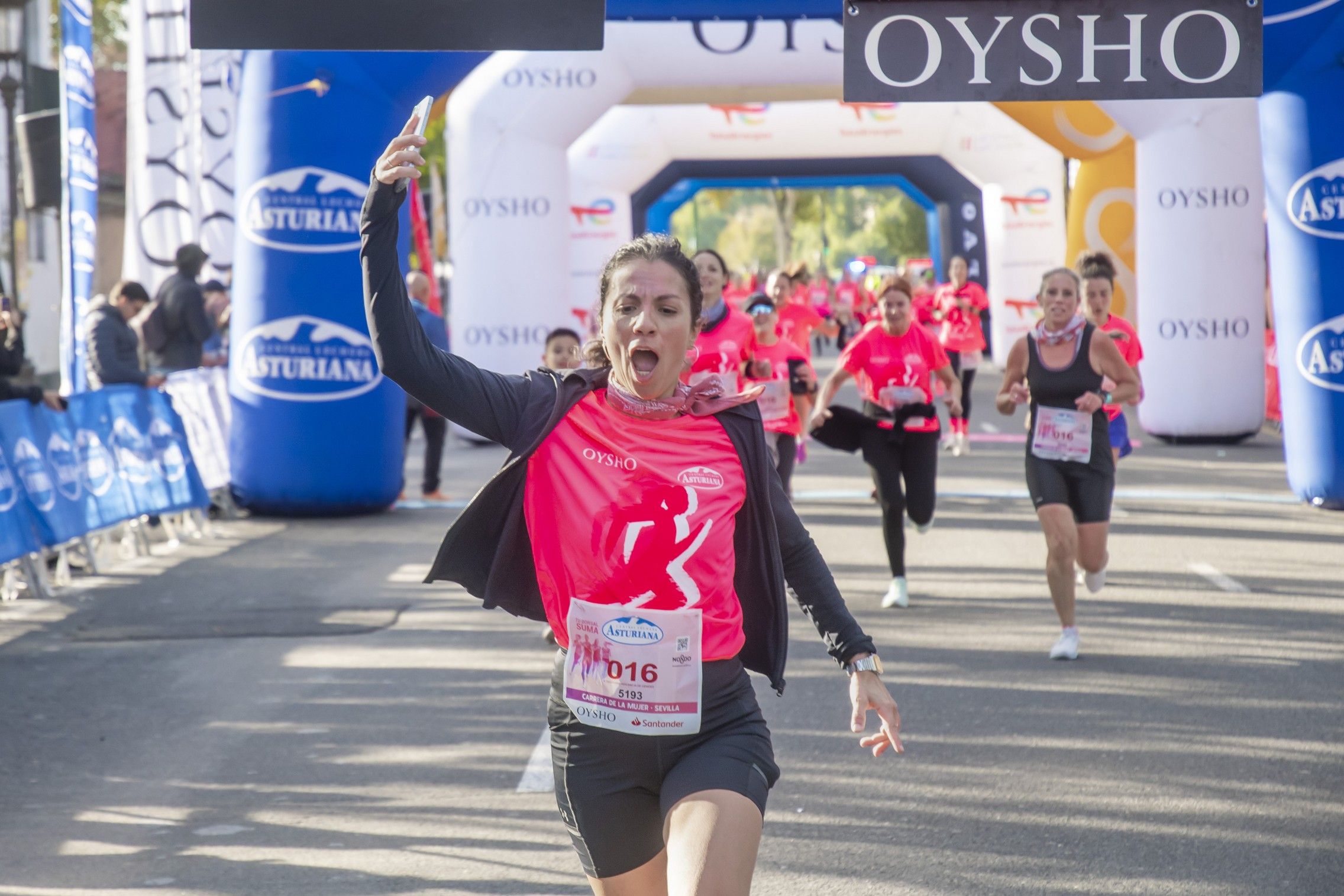 Las mejores fotos de la Carrera de la Mujer de Sevilla 2025. 260