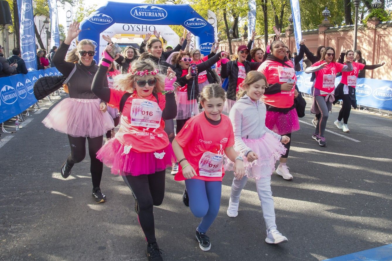 Las mejores fotos de la Carrera de la Mujer de Sevilla 2025. 357