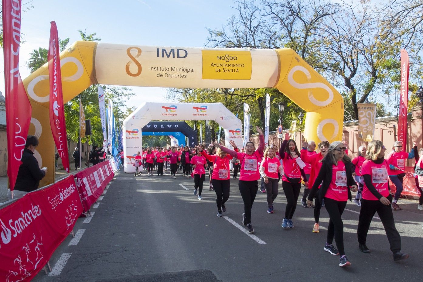 Las mejores fotos de la Carrera de la Mujer de Sevilla 2025. 375