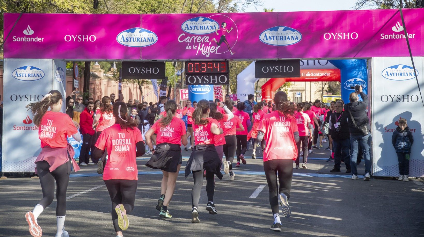 Las mejores fotos de la Carrera de la Mujer de Sevilla 2025. 292