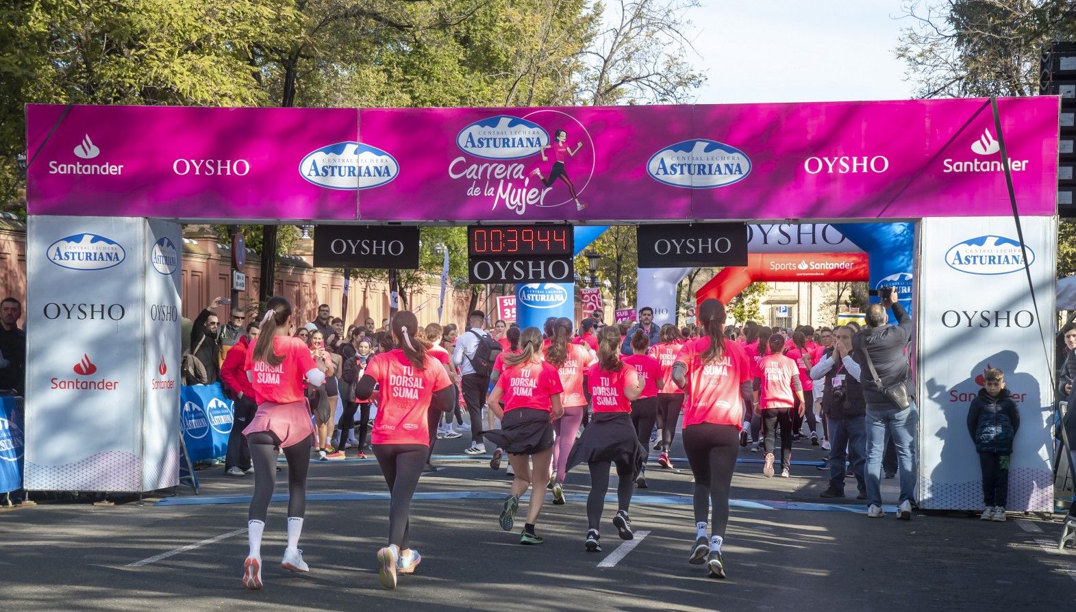 Las mejores fotos de la Carrera de la Mujer de Sevilla 2025. 293