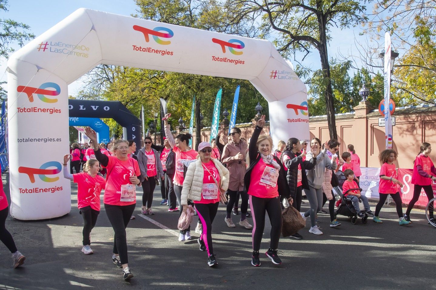Las mejores fotos de la Carrera de la Mujer de Sevilla 2025. 383