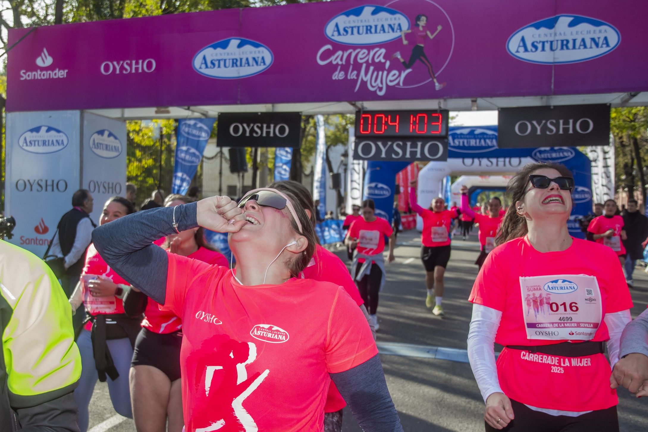 Las mejores fotos de la Carrera de la Mujer de Sevilla 2025. 298