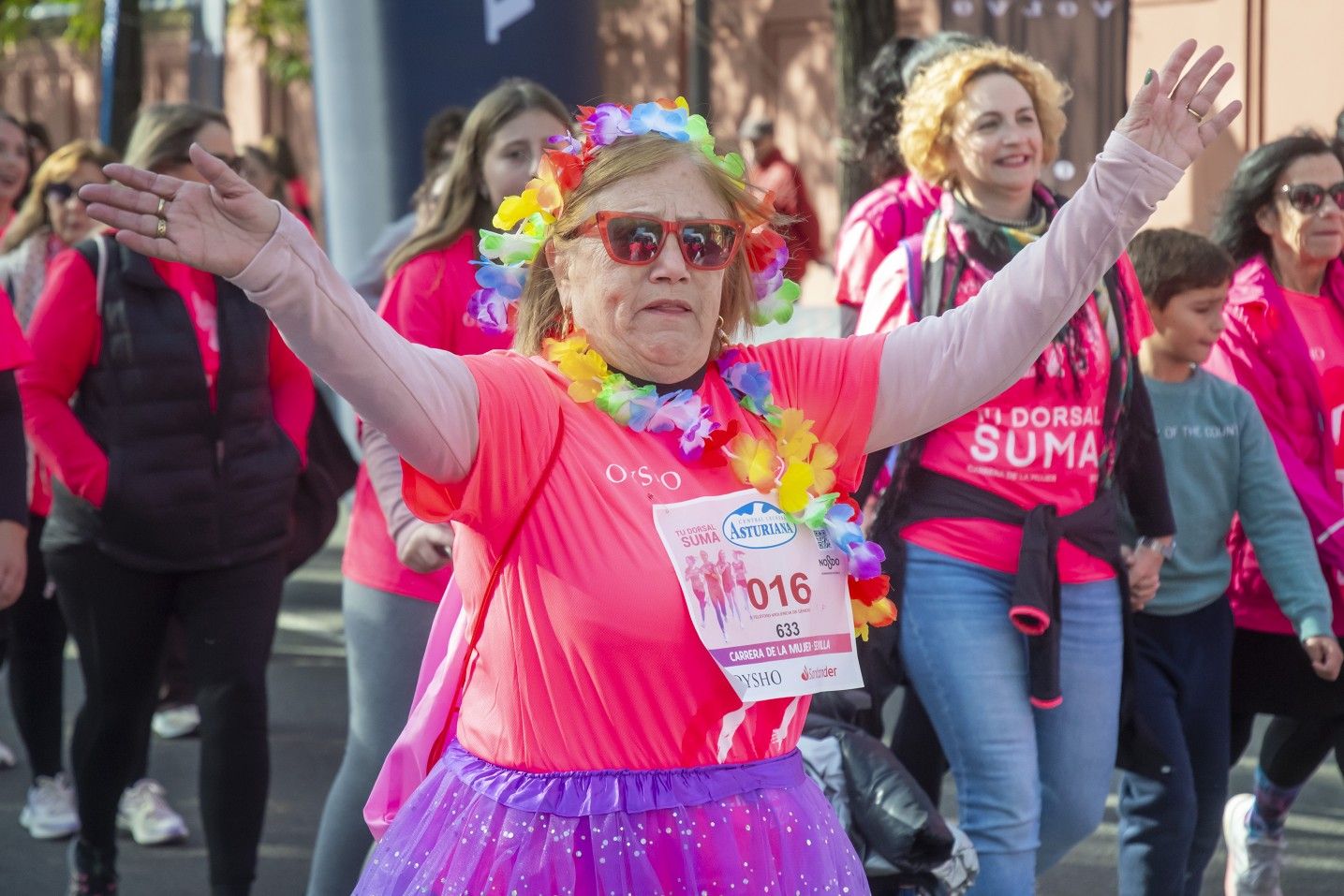 Las mejores fotos de la Carrera de la Mujer de Sevilla 2025. 385