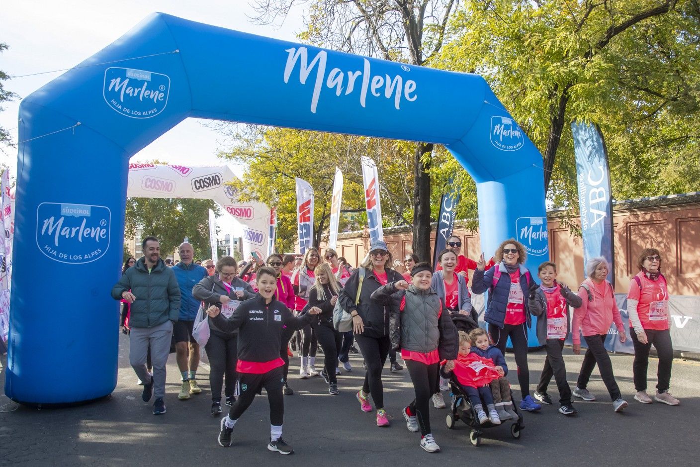 Las mejores fotos de la Carrera de la Mujer de Sevilla 2025. 403