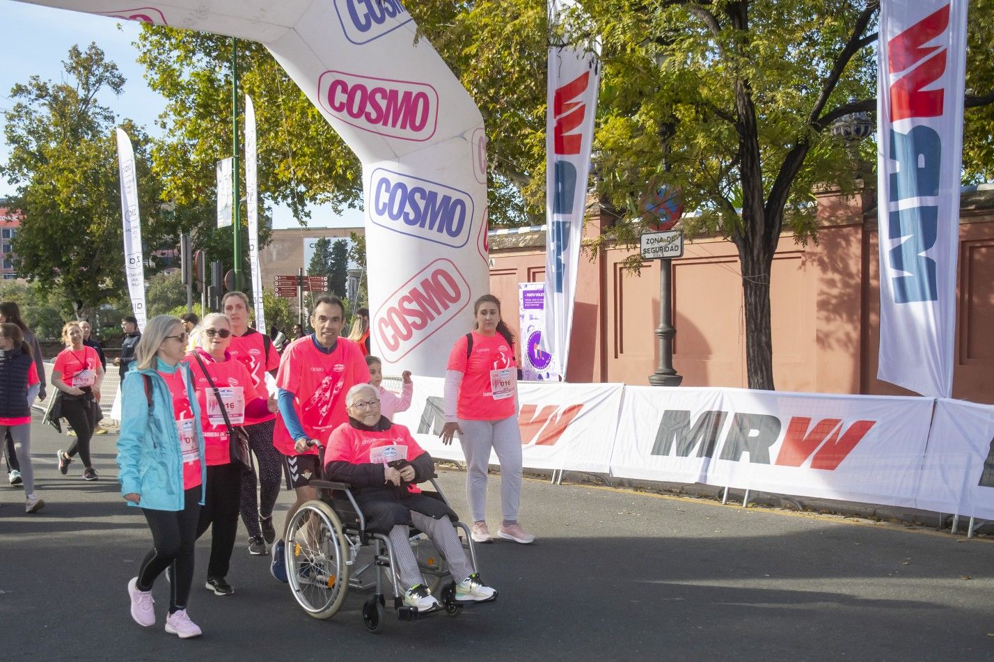 Las mejores fotos de la Carrera de la Mujer de Sevilla 2025. 406