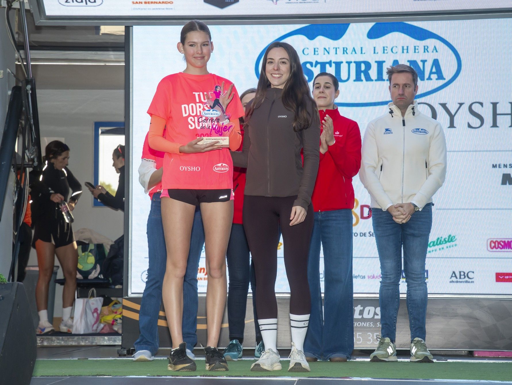 Las mejores fotos de la premiación de la Carrera de la Mujer de Sevilla 2025. 436 JJ UBEDA