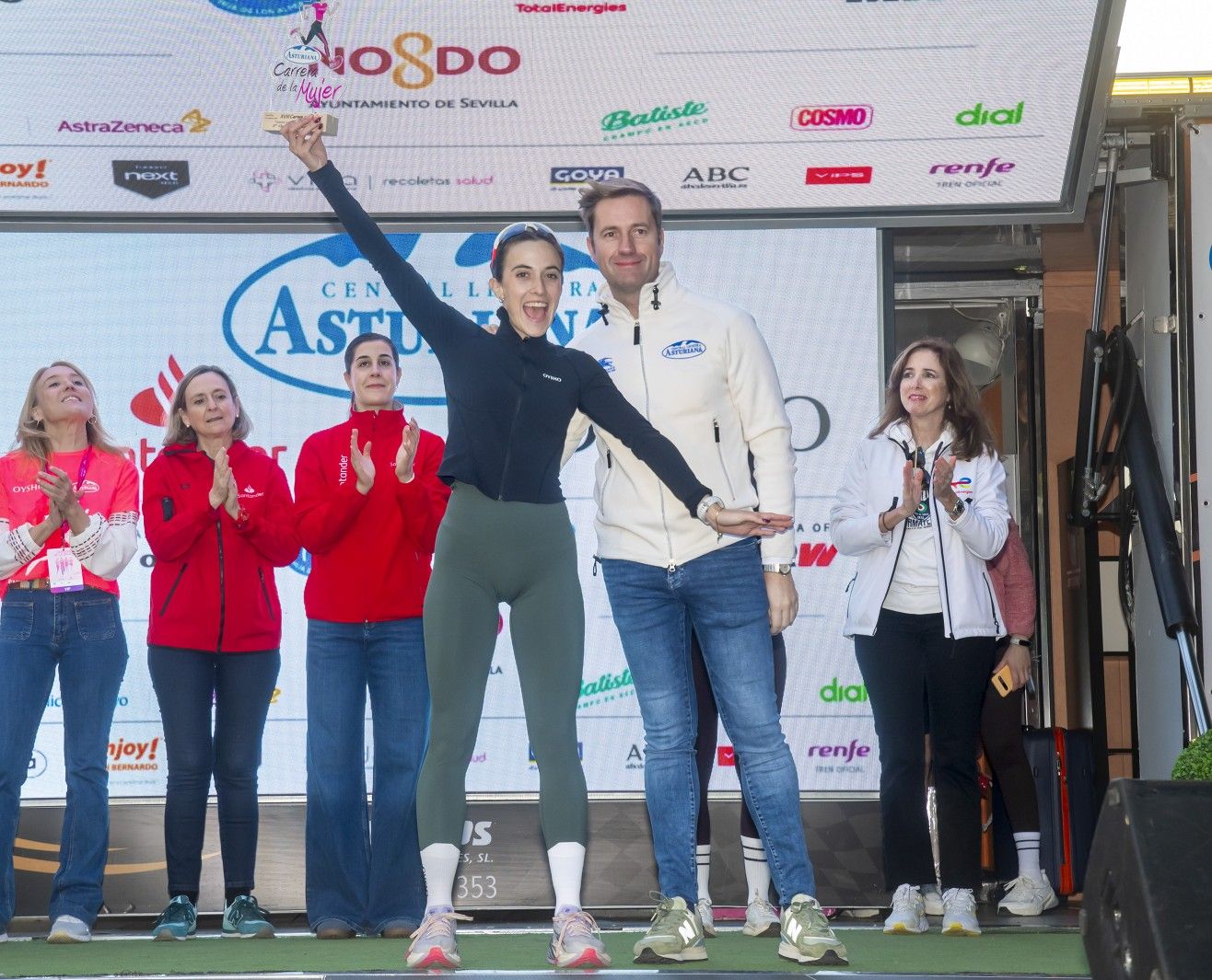 Las mejores fotos de la premiación de la Carrera de la Mujer de Sevilla 2025. 438 JJ UBEDA