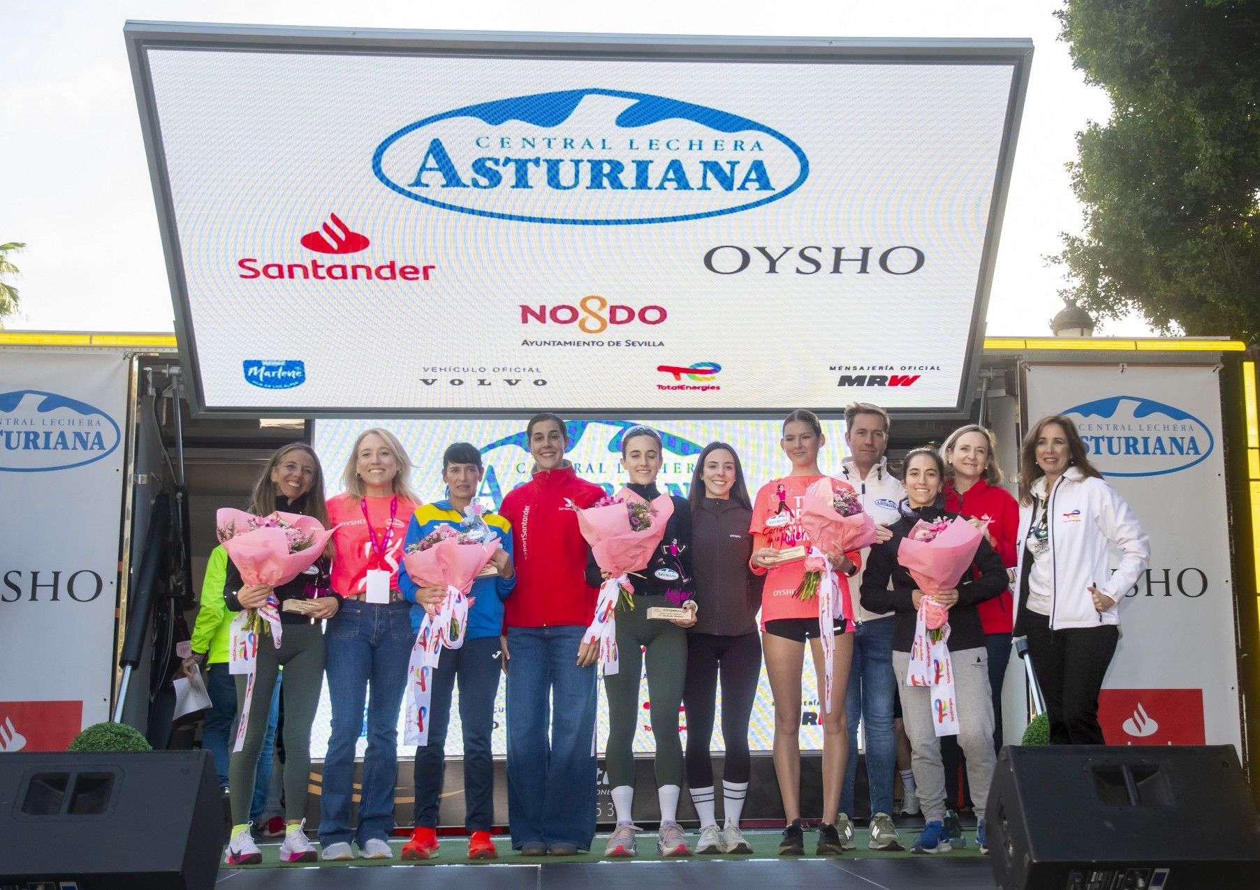 Las mejores fotos de la premiación de la Carrera de la Mujer de Sevilla 2025. 451 JJ UBEDA