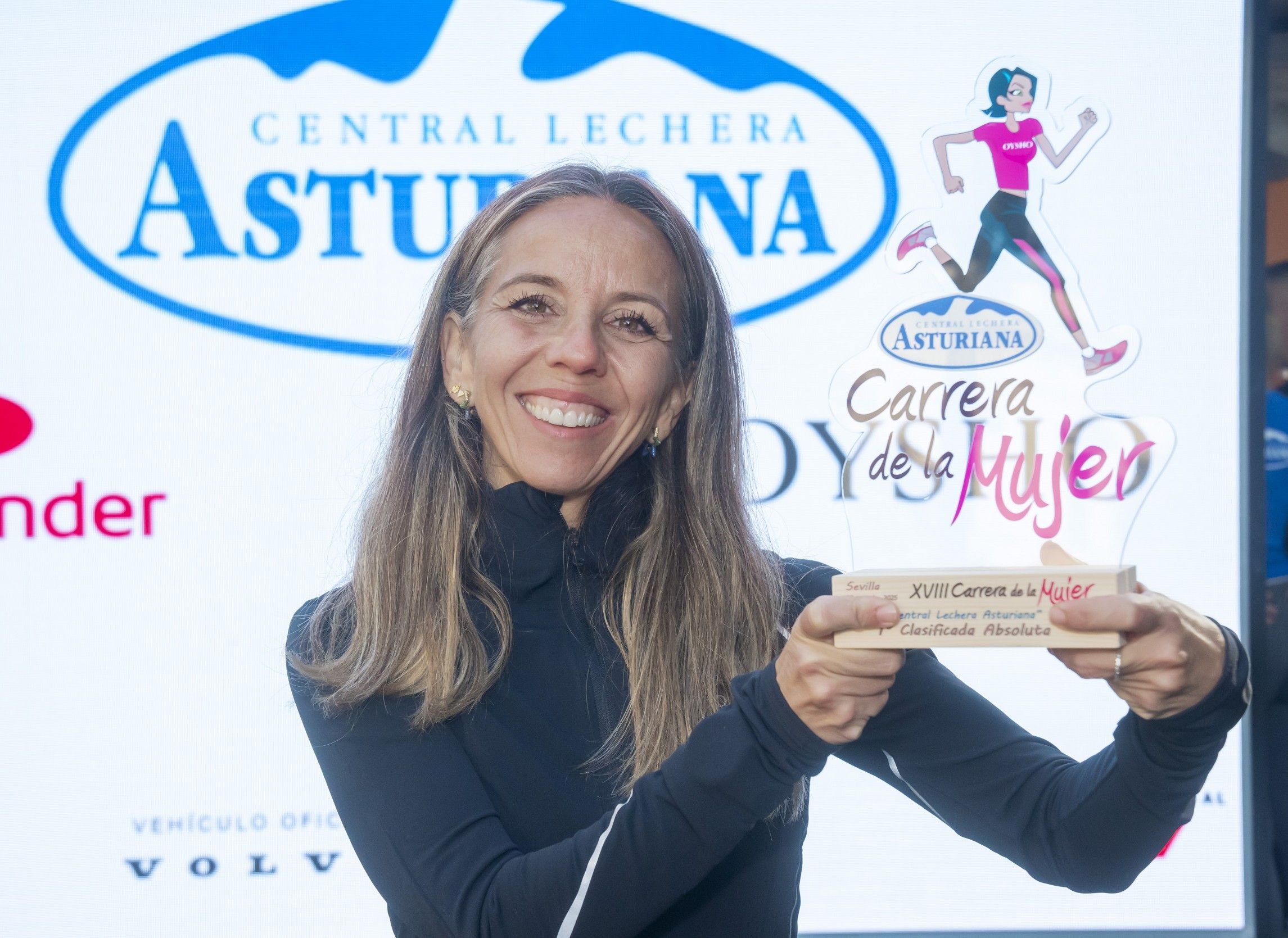 Las mejores fotos de la premiación de la Carrera de la Mujer de Sevilla 2025. 455 JJ UBEDA
