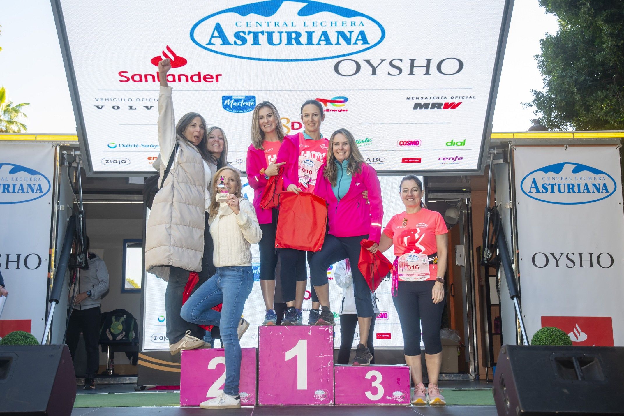 Las mejores fotos de la premiación de la Carrera de la Mujer de Sevilla 2025. 477 JJ UBEDA