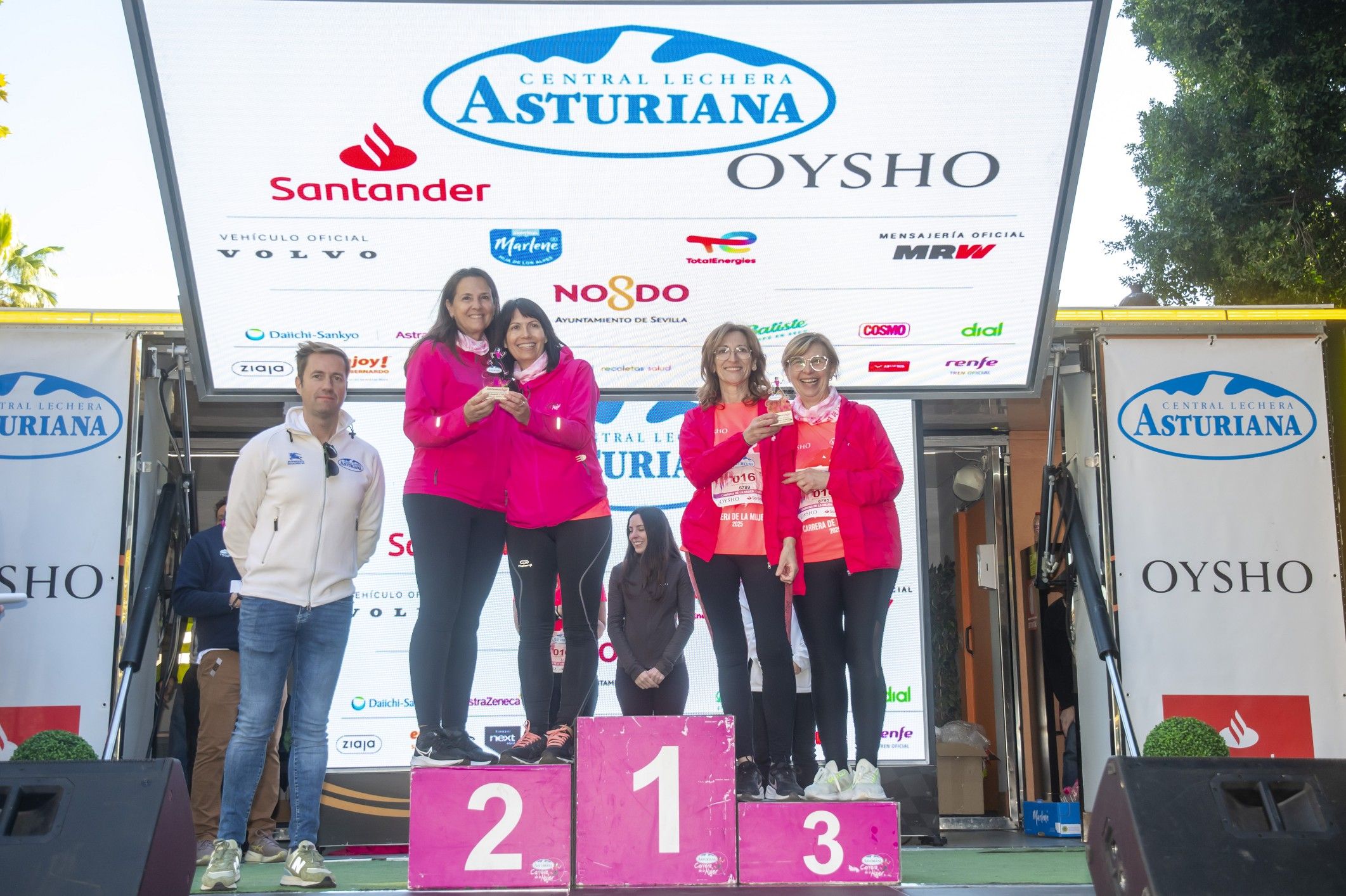 Las mejores fotos de la premiación de la Carrera de la Mujer de Sevilla 2025. 481 JJ UBEDA