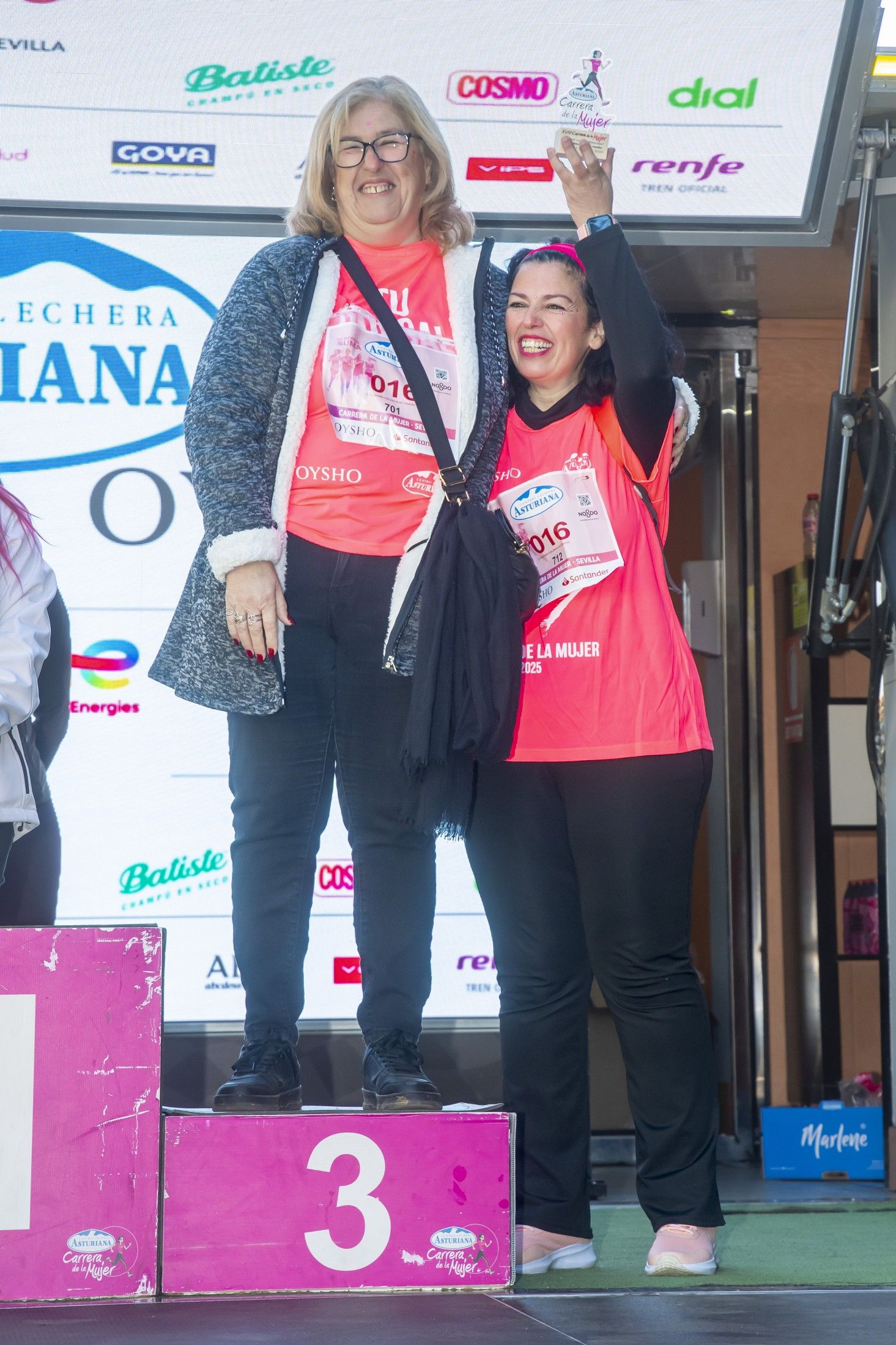 Las mejores fotos de la premiación de la Carrera de la Mujer de Sevilla 2025. 499 JJ UBEDA