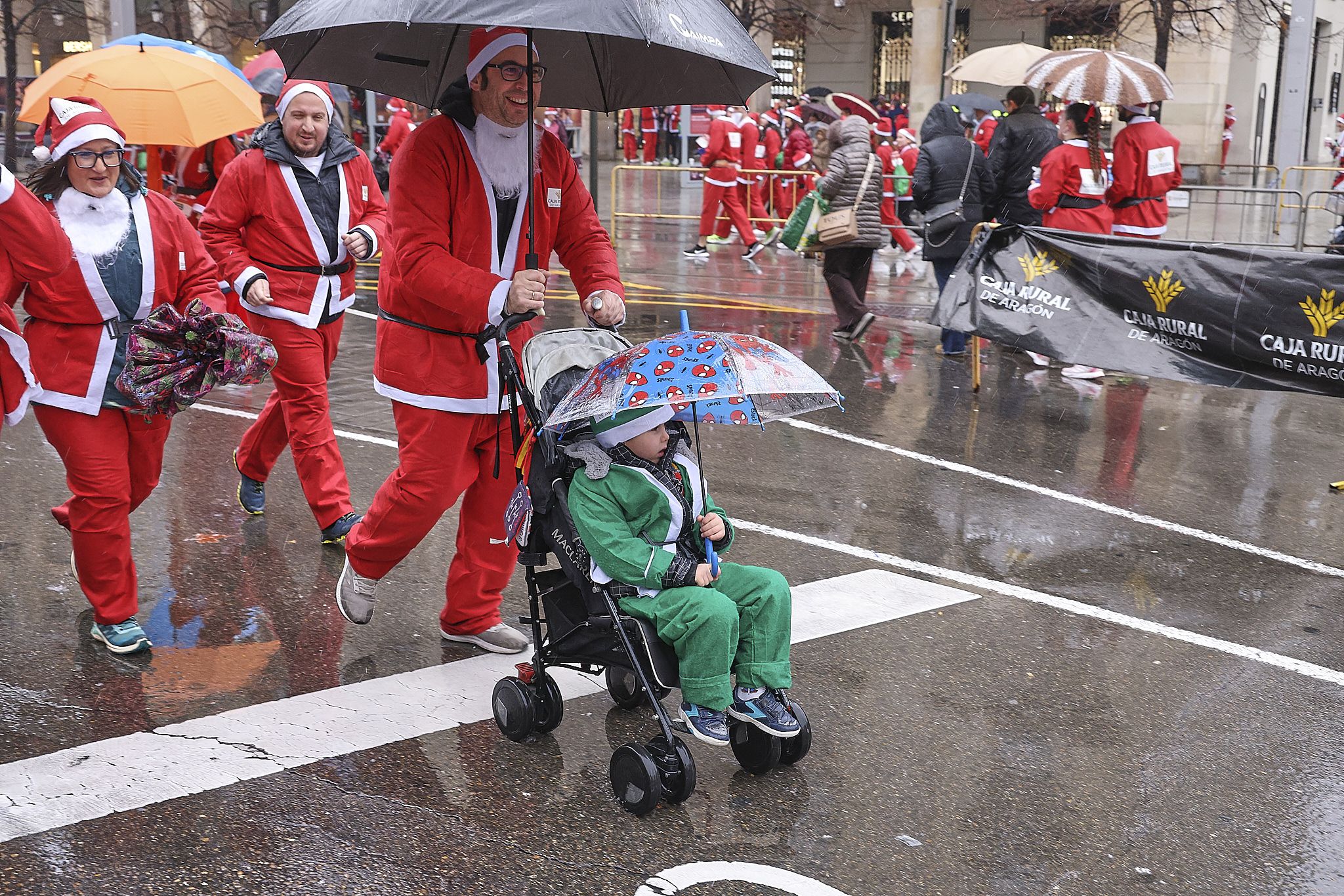 Las mejores fotos de la Carrera de Papá Noel Caja Rural de Aragón. 597