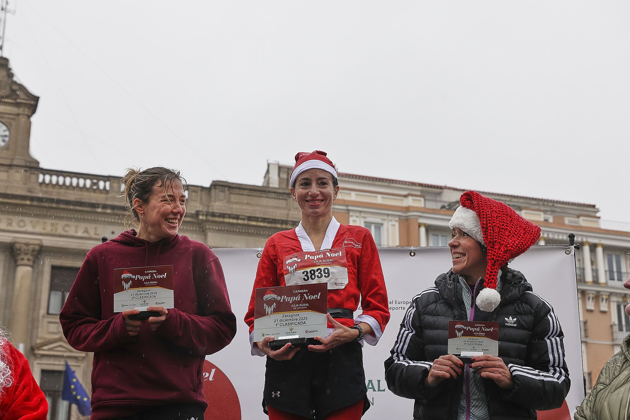 Las mejores fotos de la Carrera de Papá Noel Caja Rural de Aragón. 871