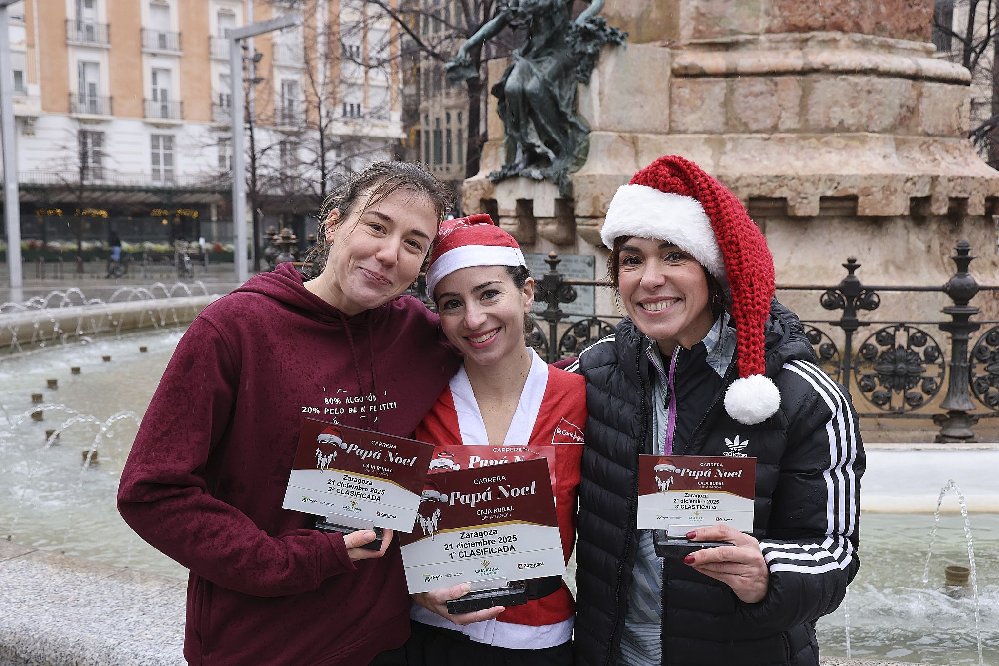 Las mejores fotos de la Carrera de Papá Noel Caja Rural de Aragón. 872