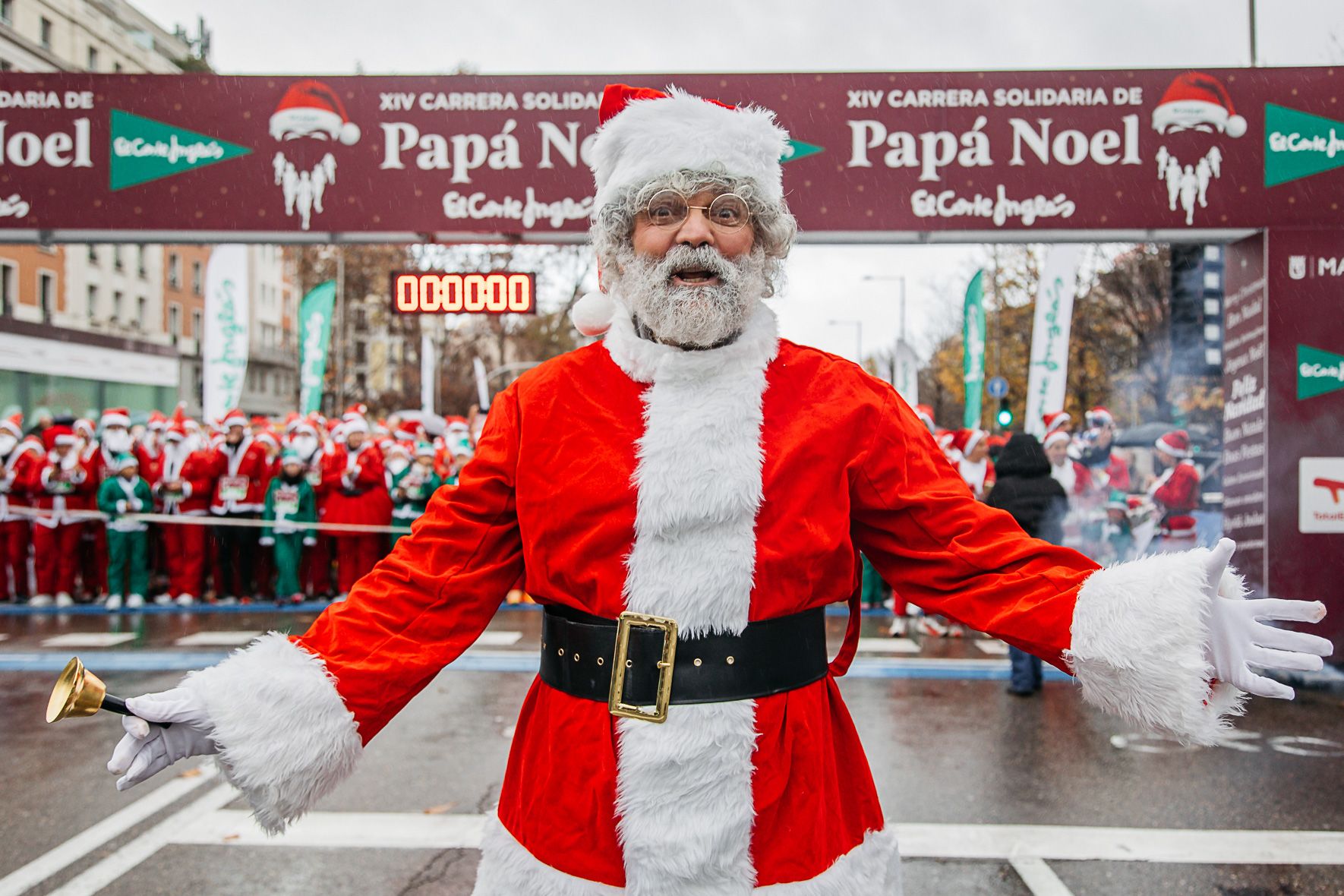 Las 30 fotos más top de la Carrera de Papá Noel de Madrid 2025.Late mi Lente (6)