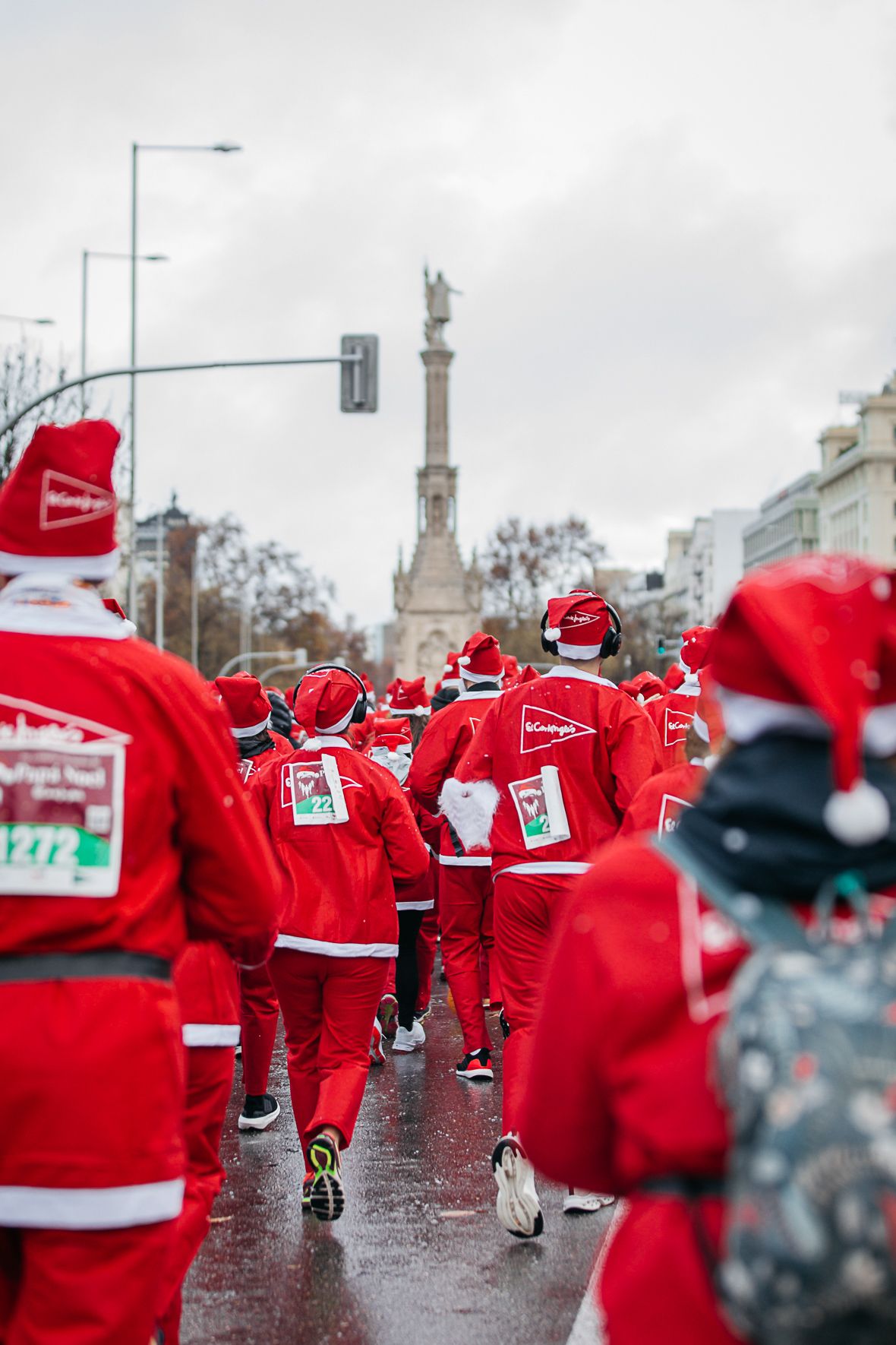 Las 30 fotos más top de la Carrera de Papá Noel de Madrid 2025.Late mi Lente (10)