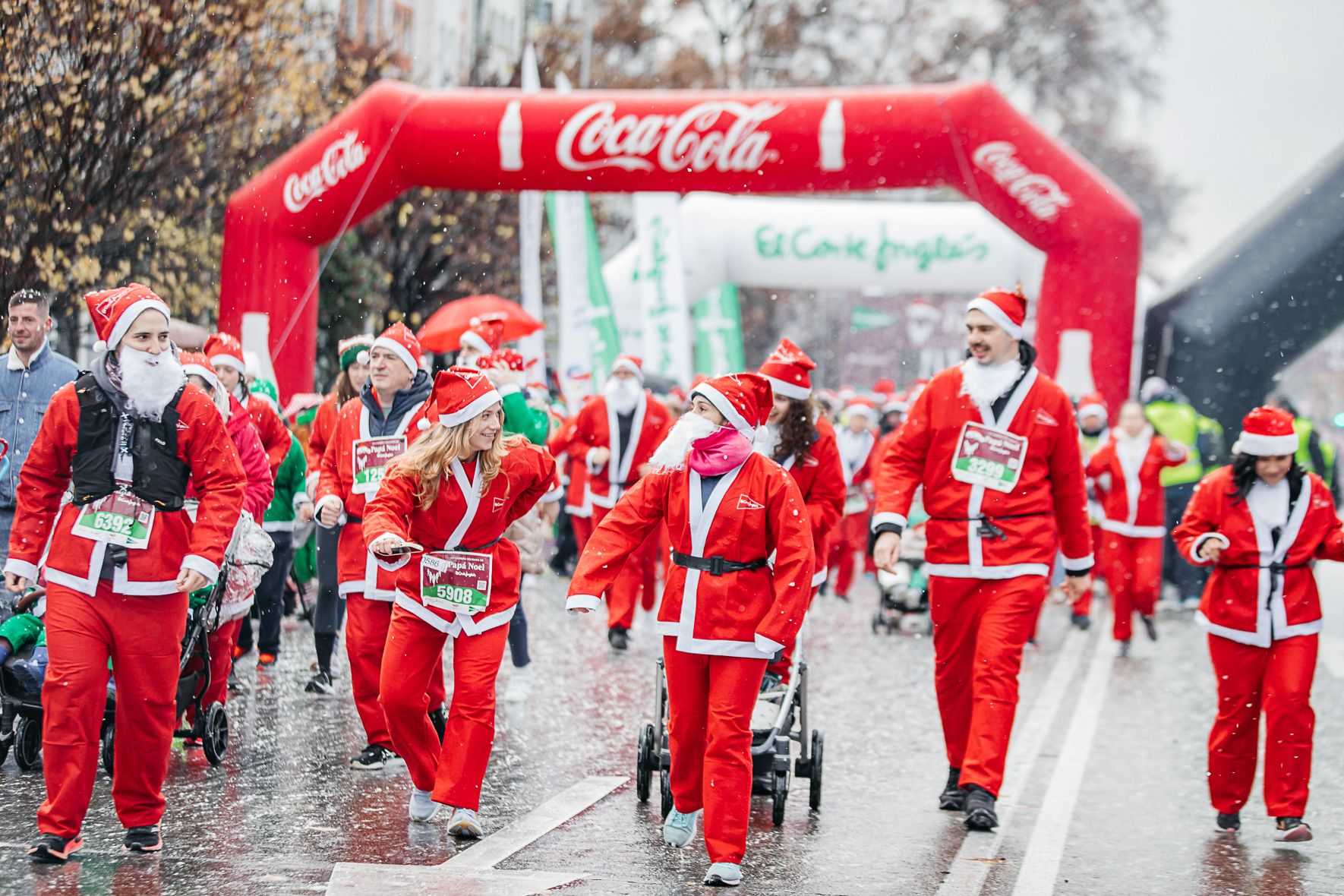 Las 30 fotos más top de la Carrera de Papá Noel de Madrid 2025.Late mi Lente (13)