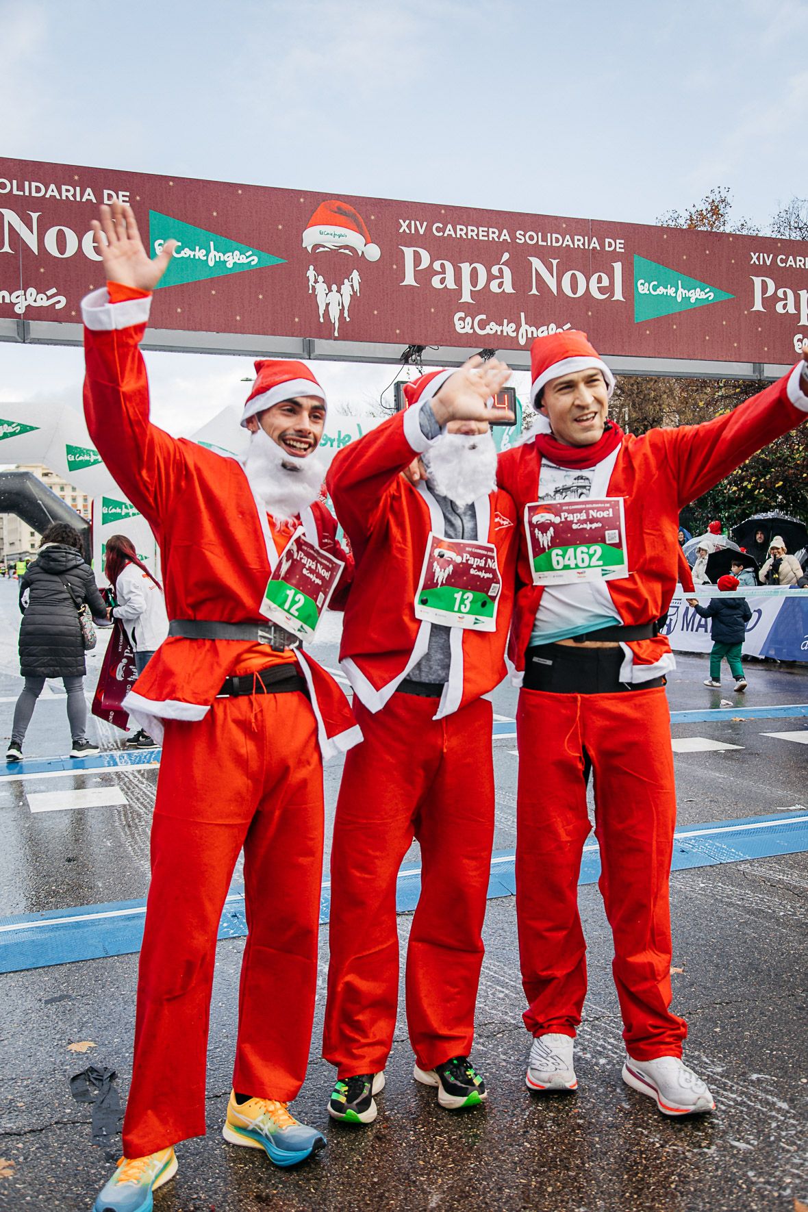 Las 30 fotos más top de la Carrera de Papá Noel de Madrid 2025.Late mi Lente (15)