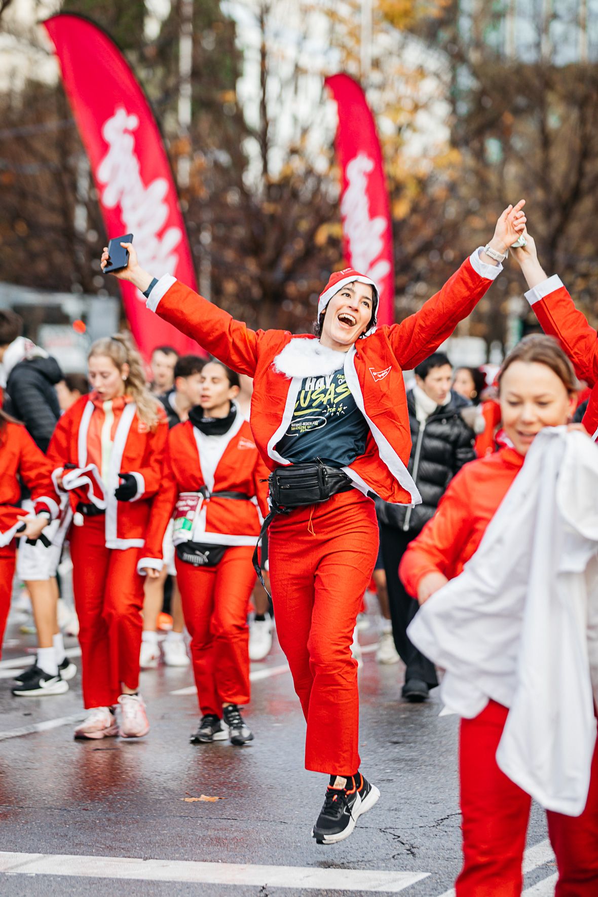 Las 30 fotos más top de la Carrera de Papá Noel de Madrid 2025.Late mi Lente (22)