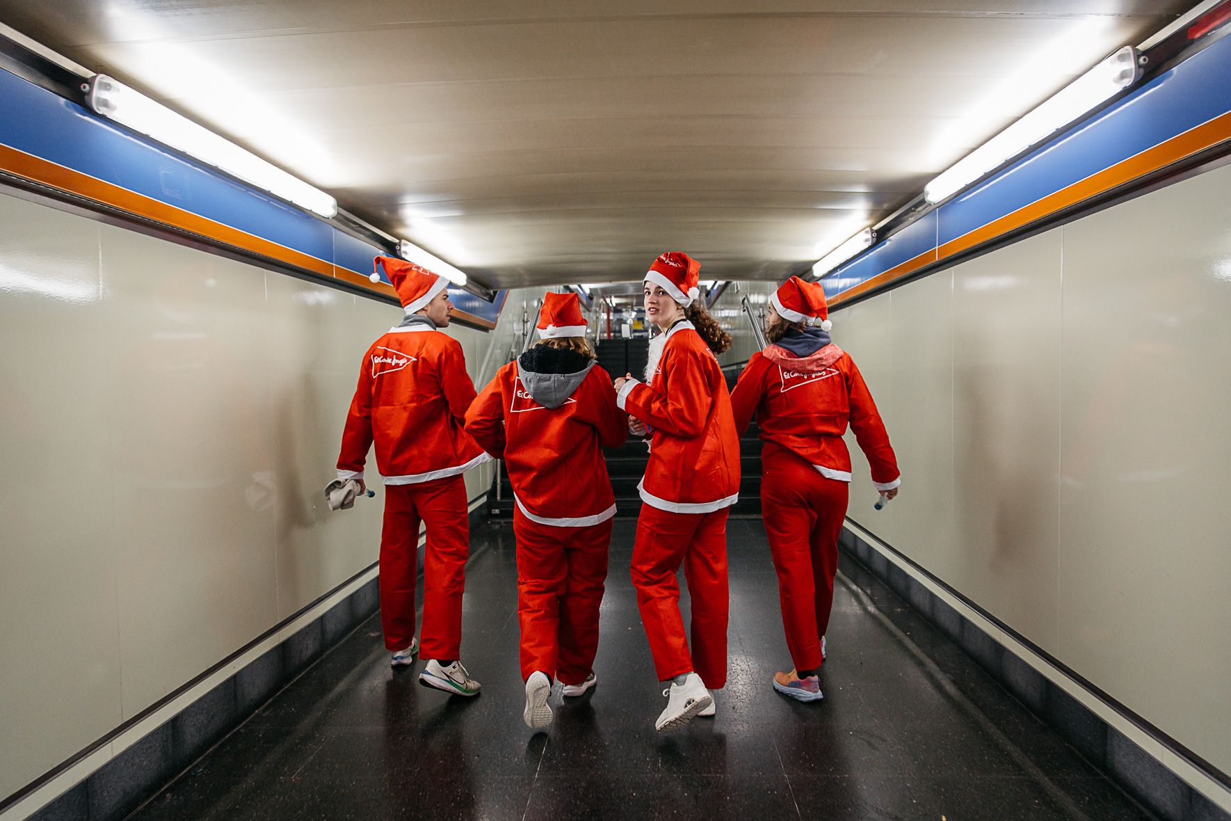 Las 30 fotos más top de la Carrera de Papá Noel de Madrid 2025.Late mi Lente (36)