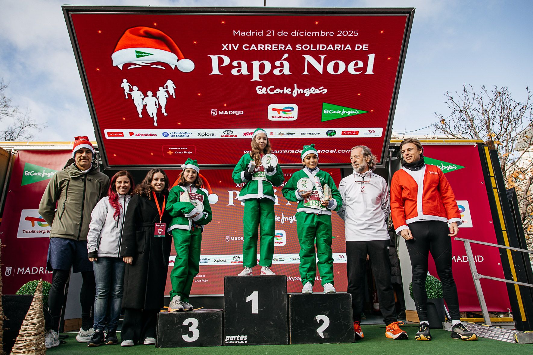 Las fotos de la premiación de la Carrera de Papá Noel de Madrid 2025.Late mi Lente 17