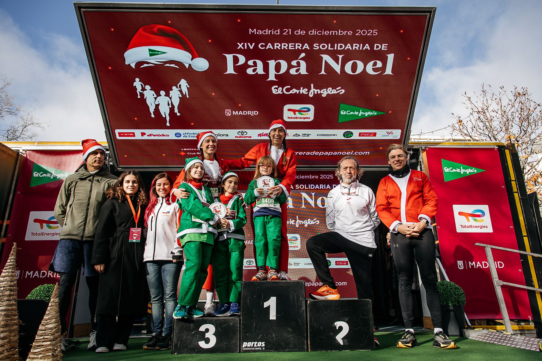 Las fotos de la premiación de la Carrera de Papá Noel de Madrid 2025.Late mi Lente 9