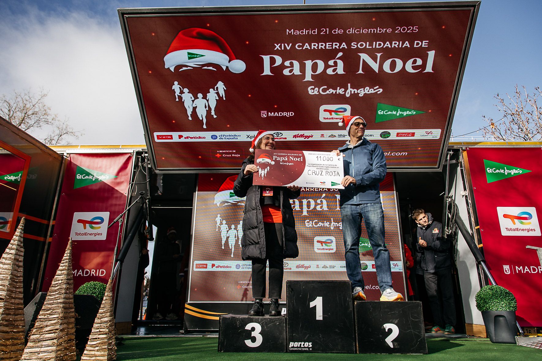 Las fotos de la premiación de la Carrera de Papá Noel de Madrid 2025.Late mi Lente 3