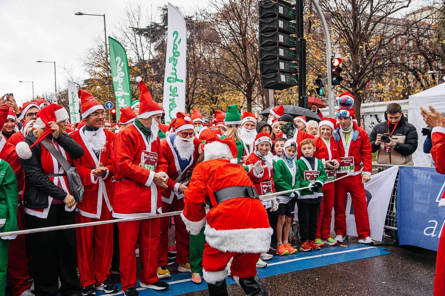 Papá Noel Salida Late mi Lente 75