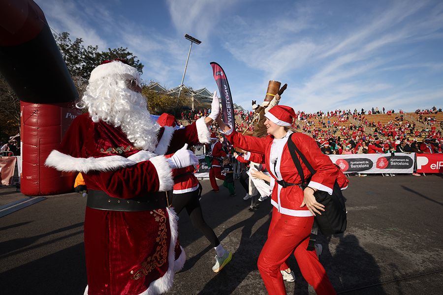 Las mejores fotos de la Carrera de Papá Noel de Barcelona 2025. 114