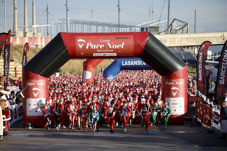 Las mejores fotos de la Carrera de Papá Noel de Barcelona 2025. 411