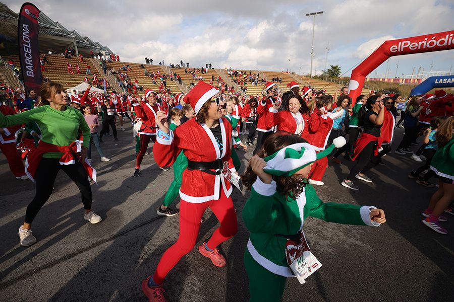 Las mejores fotos de la Carrera de Papá Noel de Barcelona 2025. 418
