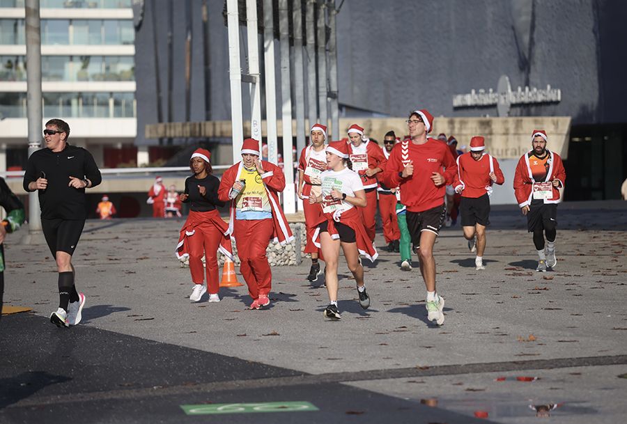 Las mejores fotos de la Carrera de Papá Noel de Barcelona 2025. 607