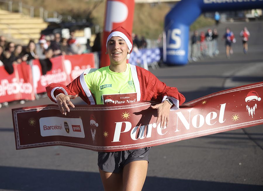 Las mejores fotos de la Carrera de Papá Noel de Barcelona 2025. 738