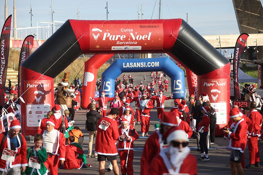 Las mejores fotos de la Carrera de Papá Noel de Barcelona 2025. 849