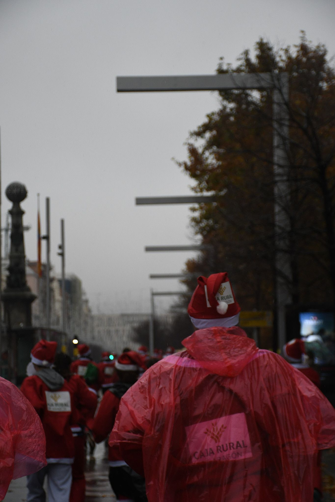 Las mejores fotos de la Carrera de Papá Noel de Zaragoza 2025. Independencia. 4223