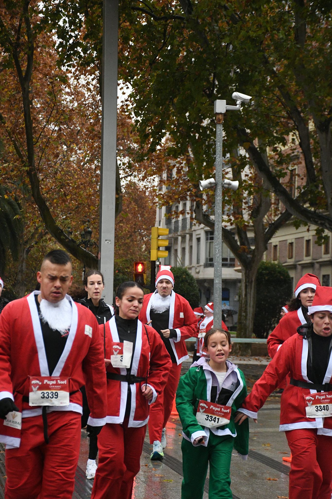 Las mejores fotos de la Carrera de Papá Noel de Zaragoza 2025. Independencia. 4233
