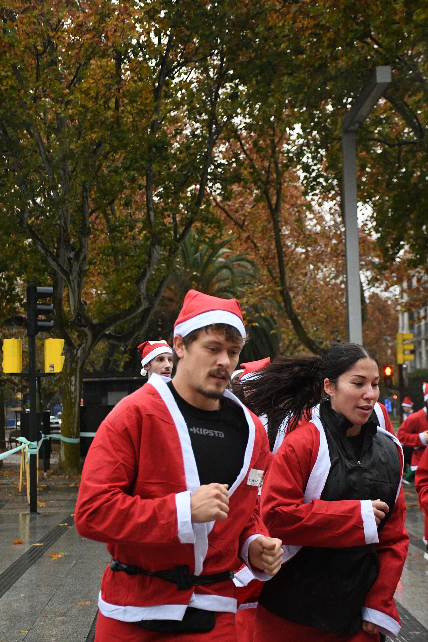 Las mejores fotos de la Carrera de Papá Noel de Zaragoza 2025. Independencia. 4234